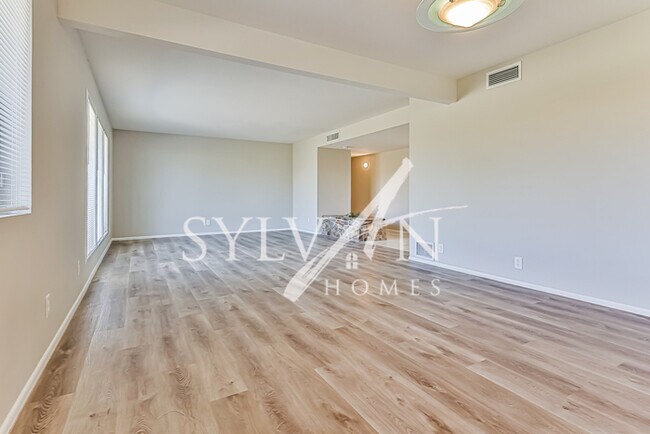 Building Photo - You will love this spacious 4 bed, 2.5 bat...