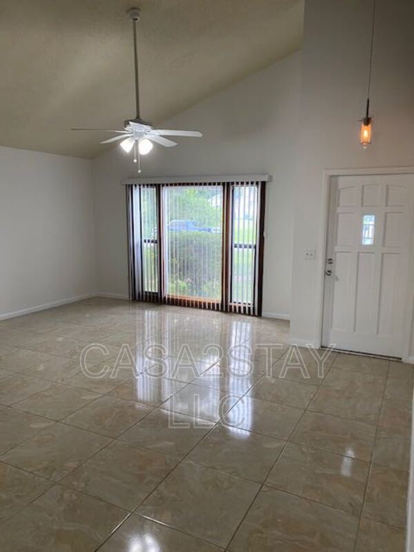 Foto del edificio - 7297-7297 Albany Rd