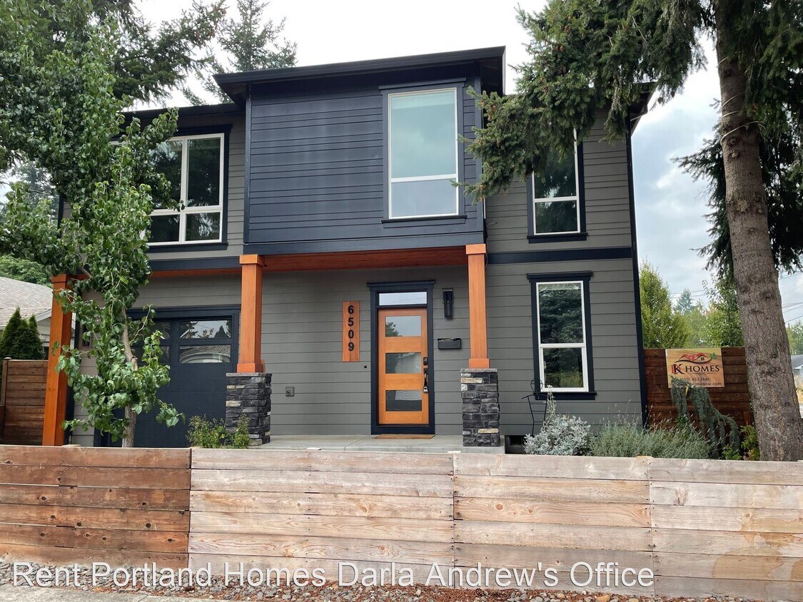 Primary Photo - 3 br, 2.5 bath House - 6509 SE 62nd Avenue