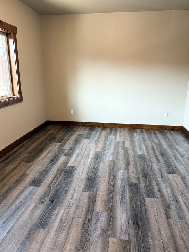 Bedroom 1 - 35 5th St W