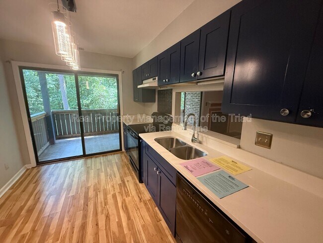 Building Photo - 2937 Oaktop Cir