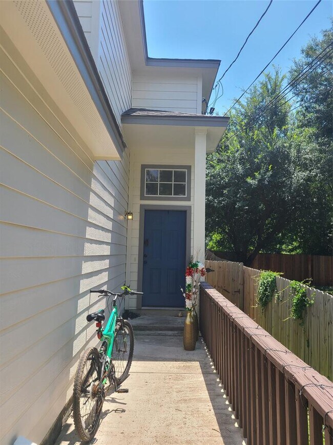 Foto del edificio - 806 Sagewood Trail