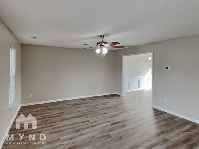 Foto del edificio - 4505 Capstone Dr