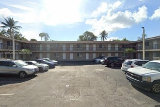 Building Photo - 510 NW 24th Ave