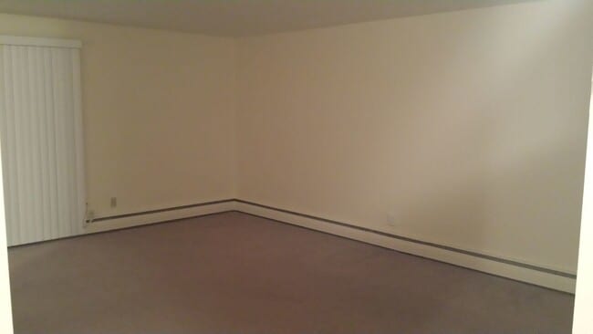 Building Photo - 0 Bed 0 Bath Unit in Calgary, AB
