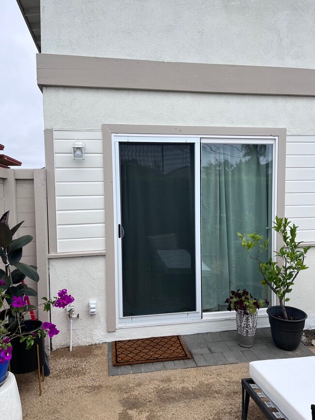 Foto del edificio - 233 Avenida Monterey