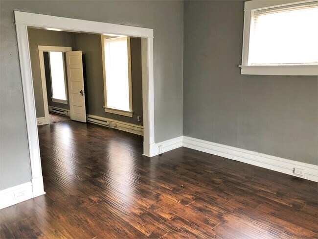 Building Photo - 460 E 300 S