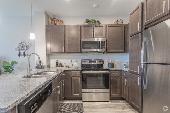 1BR,1BA- 683SF The Reef - Monroe Gates Apartments