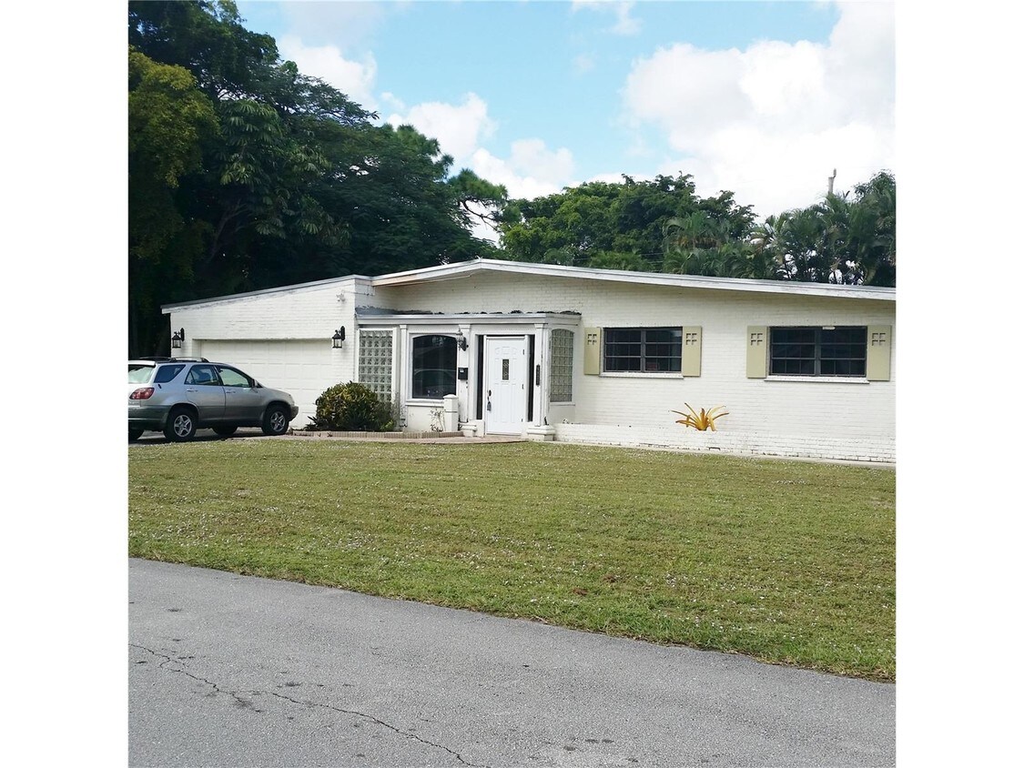 Foto principal - 6827 SW 13th St