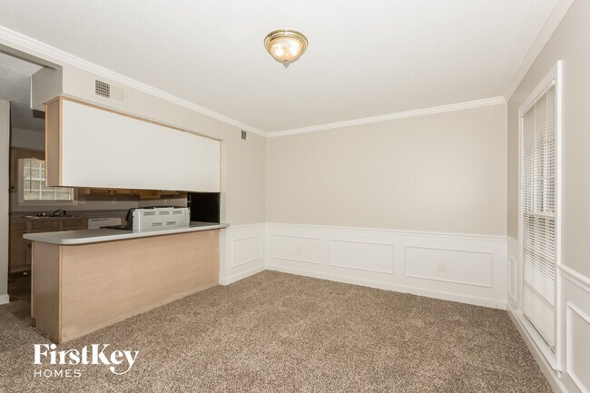 Building Photo - 4042 Ross Rd