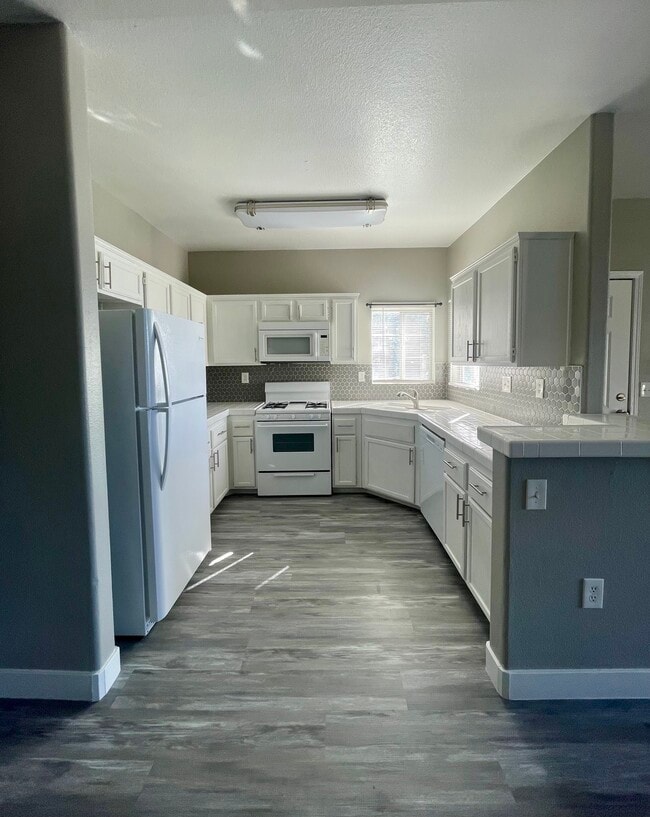 Building Photo - 1405 S Nellis Blvd