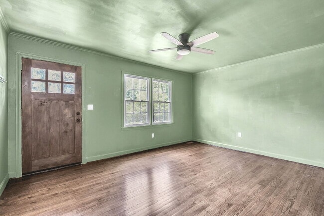 Photo - Beautiful 5 Bedroom 3 Bathroom Retreat with Fenced Backyard $2,200/mo rent Apartment