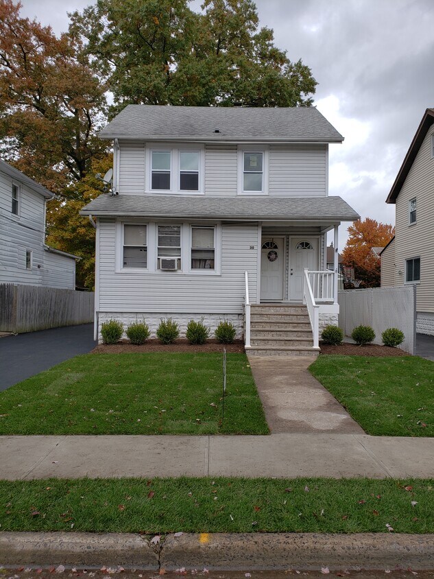 Primary Photo - 30 Seneca Ave
