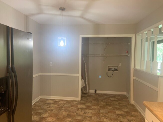 Foto del edificio - 3 Bedroom Located Near Four Seasons Mall