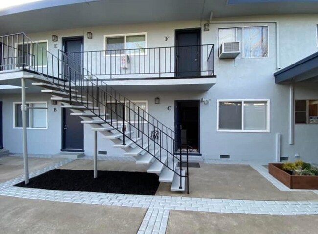 Foto del edificio - 457 E N St