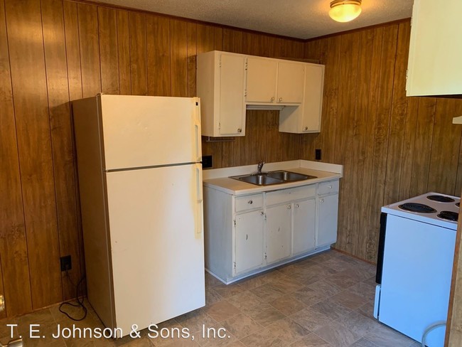 Building Photo - 3951 Bradford Ct