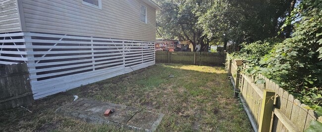 Building Photo - 2012 Newport News St