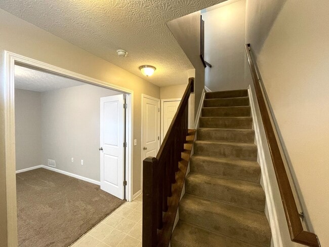 Building Photo - 5580 Crystal Falls St
