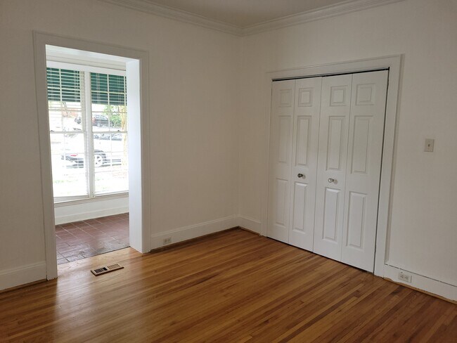 Foto del edificio - 118 Altondale Ave