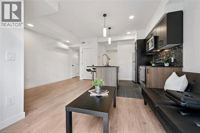 Building Photo - 31 Mill St