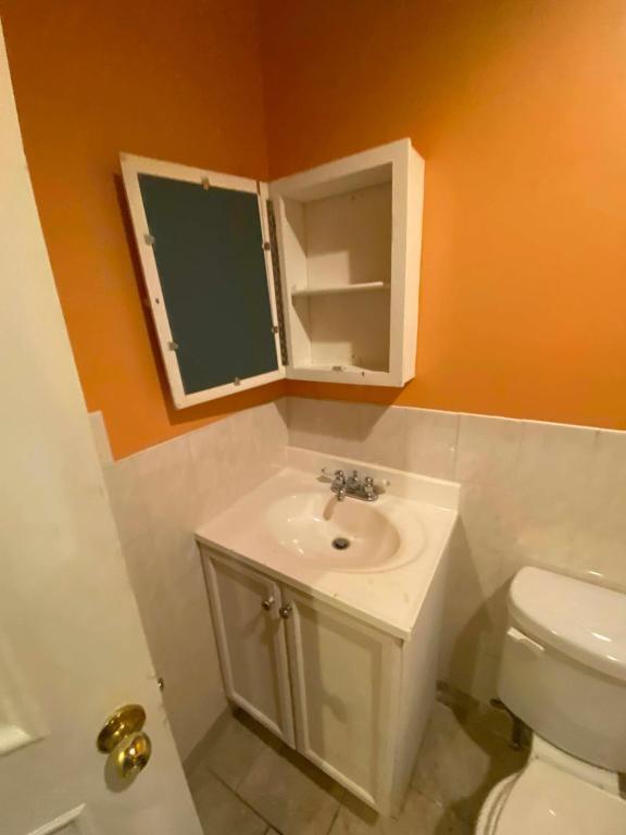 Foto del edificio - 270 N Main St