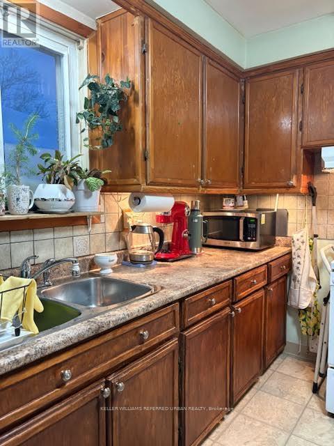 Photo du bâtiment - 140 Rodda Blvd