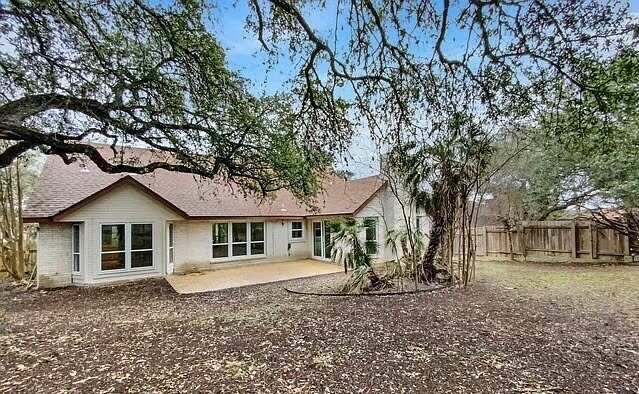 Foto del edificio - 1234 Vista Del Rio