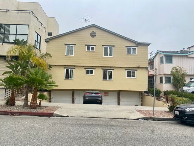 Front of building. - 1307 15th St