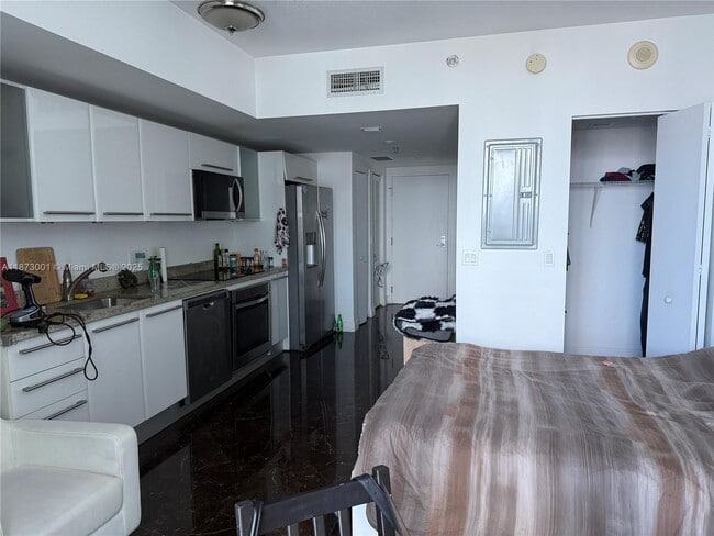 Foto del edificio - 185 SW 7th St