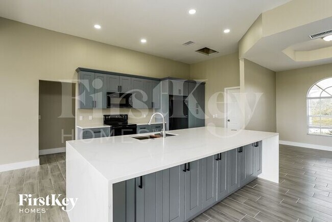 Foto del edificio - 4701 Hazel Ave S