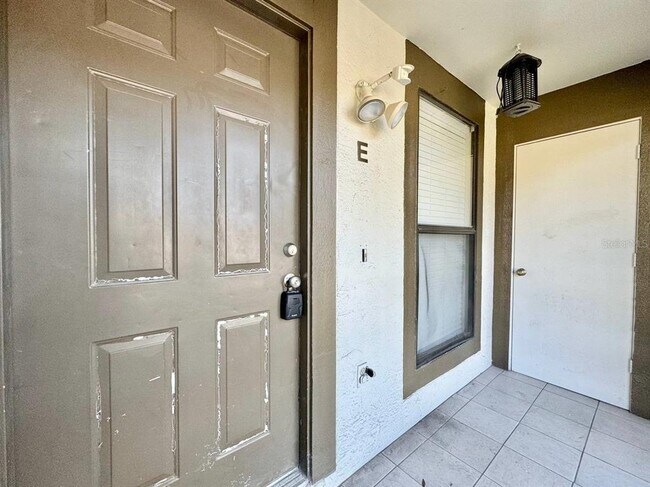Foto del edificio - 2145 Corbin Pl