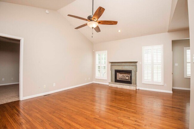 Building Photo - 6635 Creekhead Dr