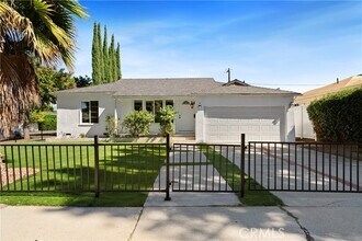 Building Photo - 6230 Zelzah Ave