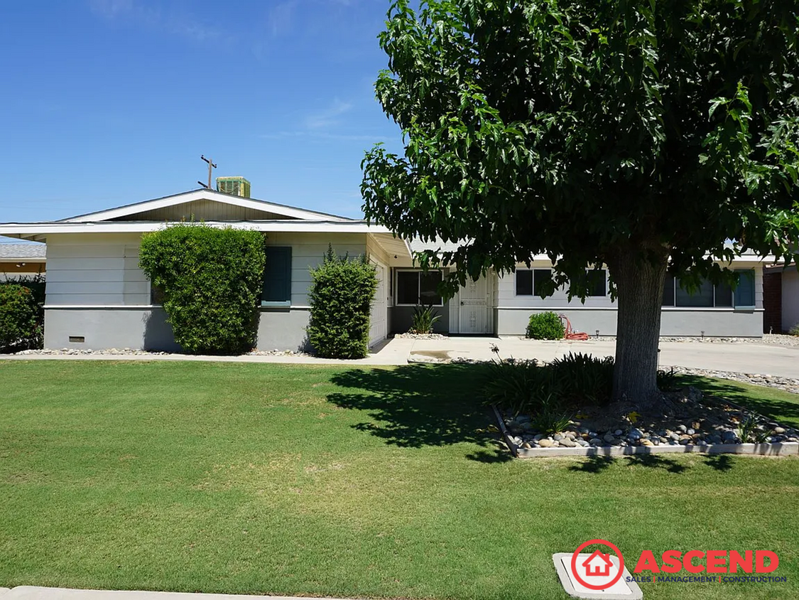 Primary Photo - Cozy 3 Bedroom Home Located in Delano!