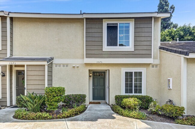 Foto del edificio - $500 Move In Special! 3 BD, 2.5 BA Townhome At The Groves In Carmel Valley-Del Mar