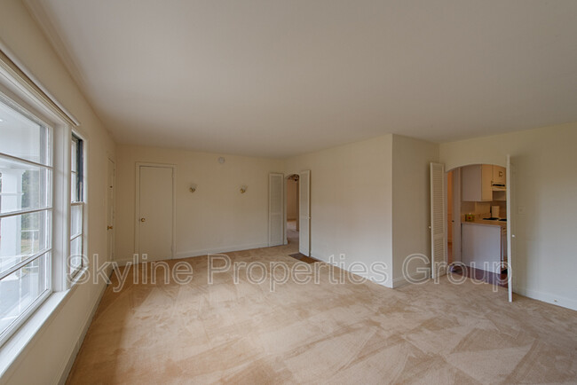 Building Photo - 2798 Sardis St