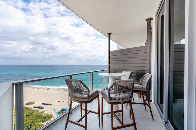 Foto del edificio - 3100 N Ocean Dr