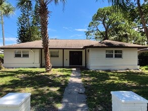 Building Photo - 5311 Luna Vista Dr