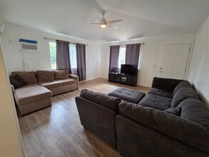 Building Photo - 615 Kuu Home Pl