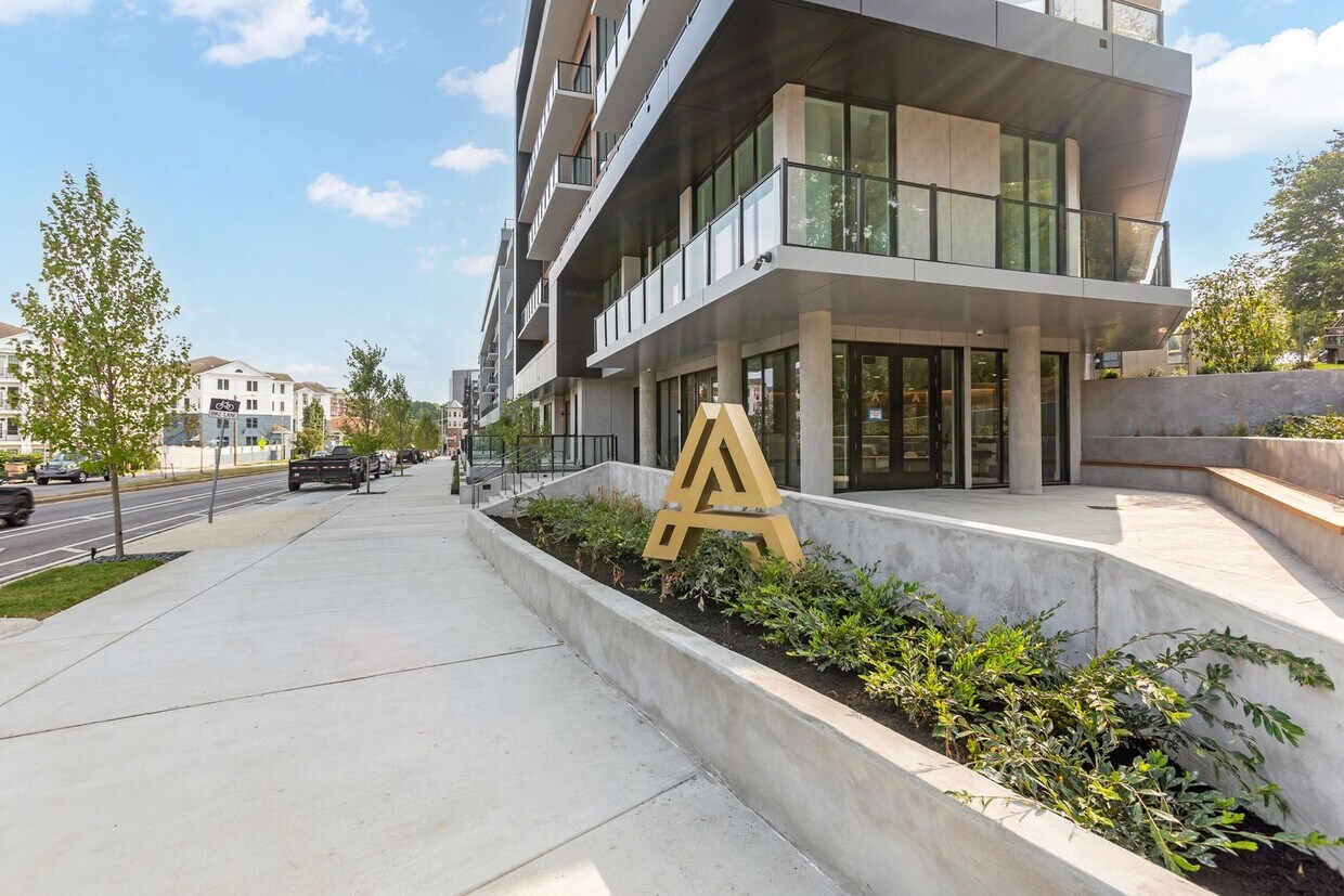 Fully Curated Luxury Residence with Steam ... - Experience a new standard of elevated city...