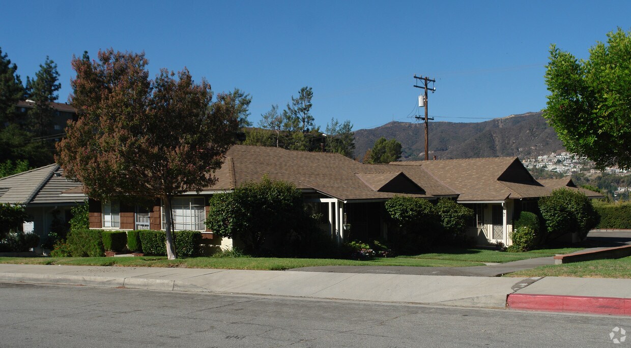 Primary Photo - 3613 Valihi Way