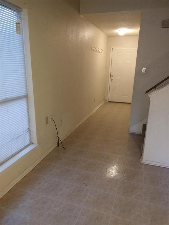 Building Photo - 5767 Easthampton Dr