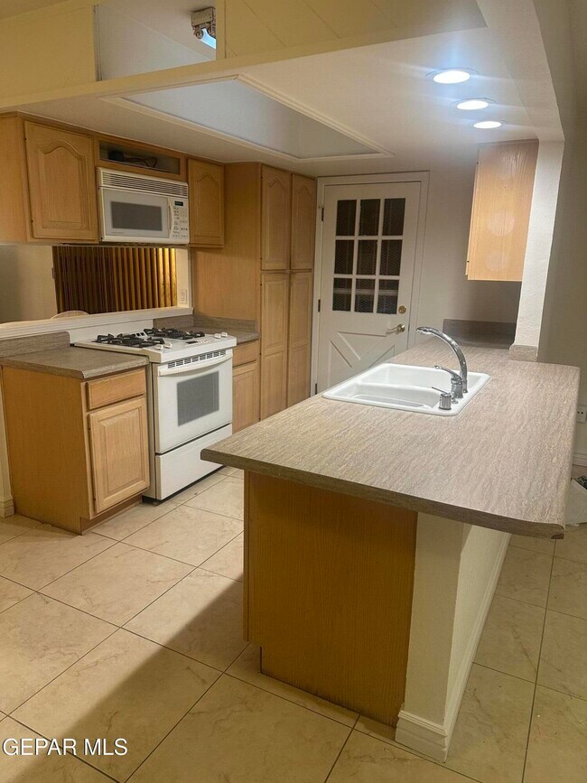 Foto del edificio - 3518 Breckenridge Dr