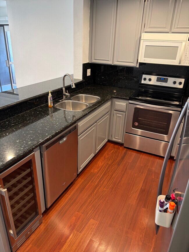 Foto del edificio - 5705 Friars Rd