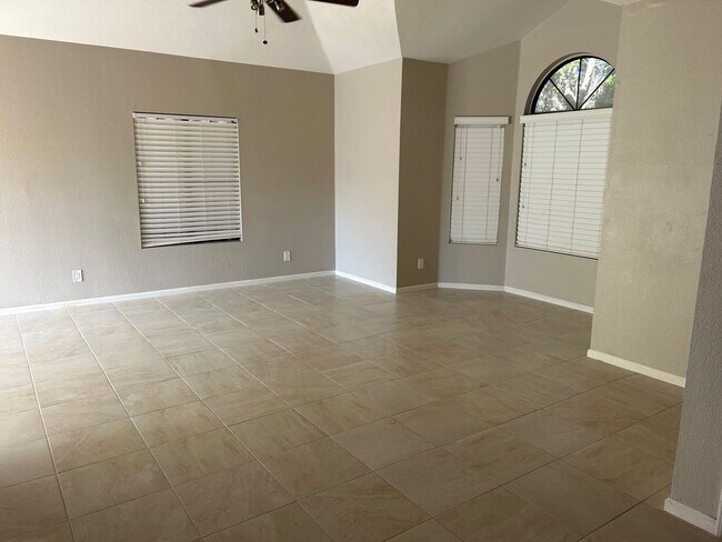 Foto del edificio - 16808 S 35th St