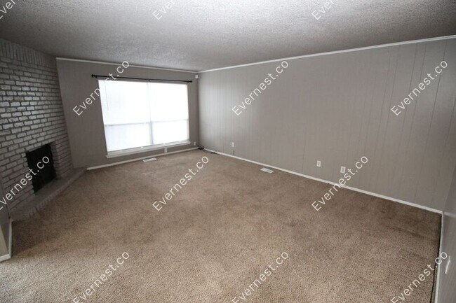 Foto del edificio - 8131 E 65th Pl