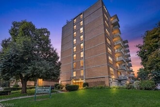 Building Photo - 712 N Broad St