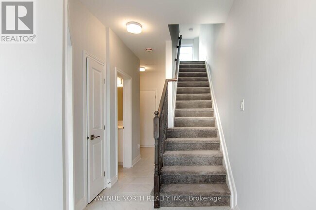 Building Photo - 1404 Hemlock Rd