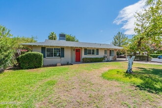 Building Photo - 4022 E Devonshire Ave