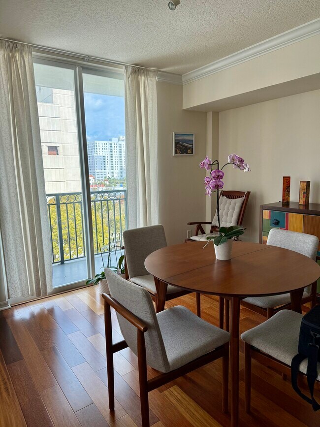 Foto del edificio - 600 S Dixie Hwy